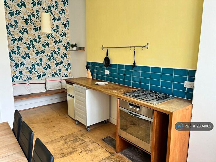 1 Bedroom Flat To Rent In Deanston Drive, Glasgow, G41