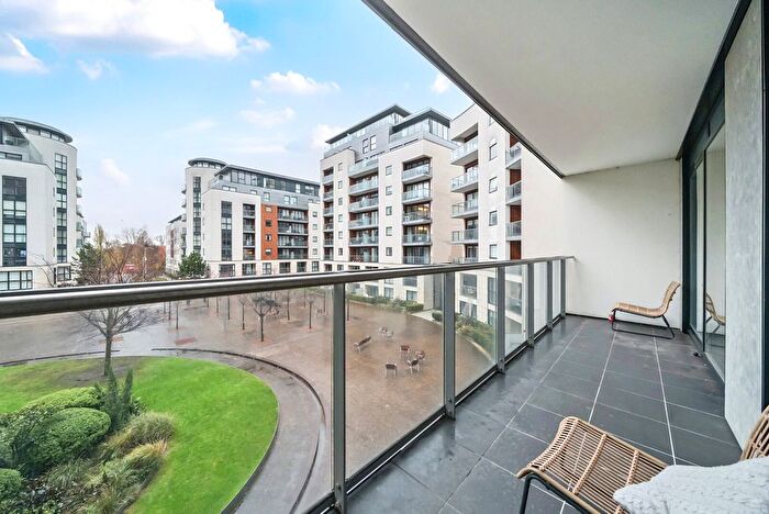 1 Bedroom Flat To Rent In Pump House Crescent, Brentford, TW8