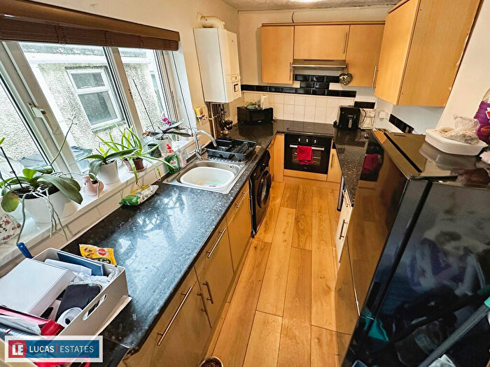 2 Bedroom Cottage For Sale In Merthyr Road, Glynneath, Neath, SA11