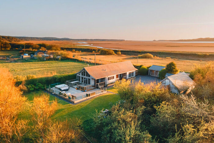 5 Bedroom Character Property For Sale In Malltraeth, Bodorgan, LL62