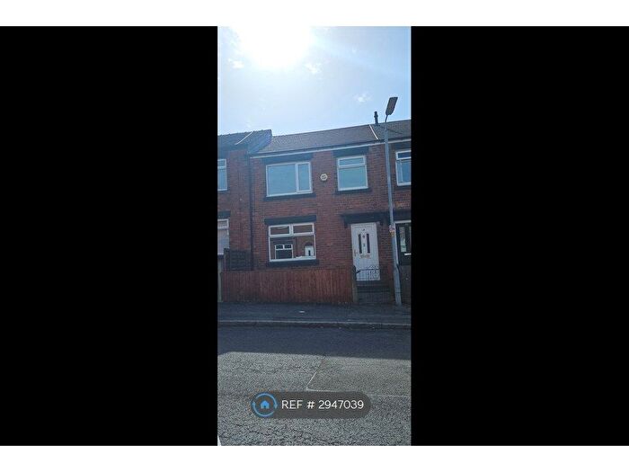 3 Bedroom Terraced House To Rent In Travers St, Bolton, BL6