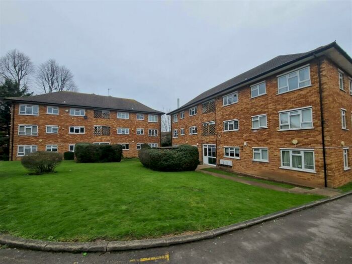 2 Bedroom Flat To Rent In The Paddocks, Wembley, HA9