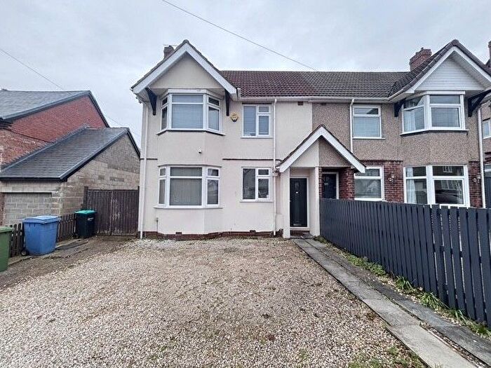 3 Bedroom Semi-Detached House To Rent In Berry Hill Road, Mansfield, NG18