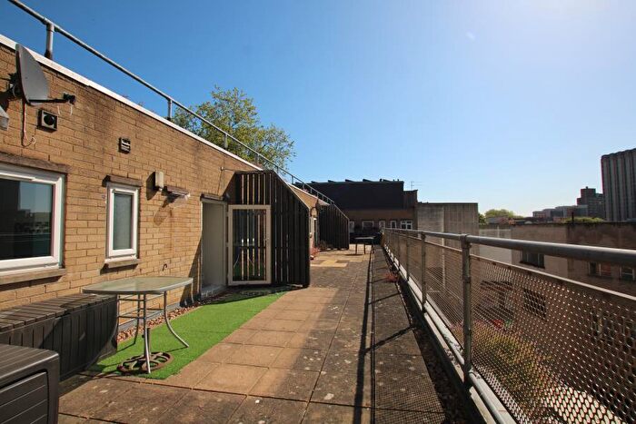 2 Bedroom Apartment To Rent In Bond Street - City Centre, BS1