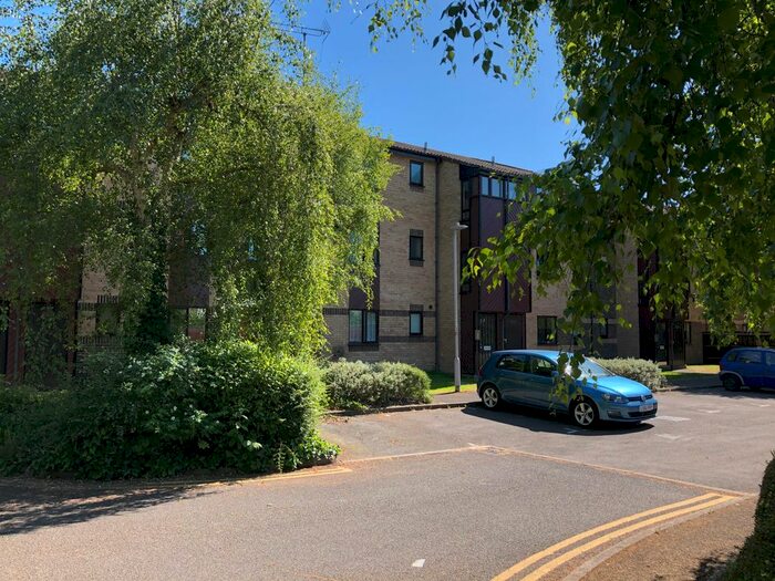 1 Bedroom Flat To Rent In St. Pauls Court, Reading, RG1