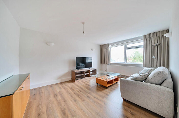 2 Bedroom Apartment To Rent In Inglewood Road, West Hampstead, London, NW6
