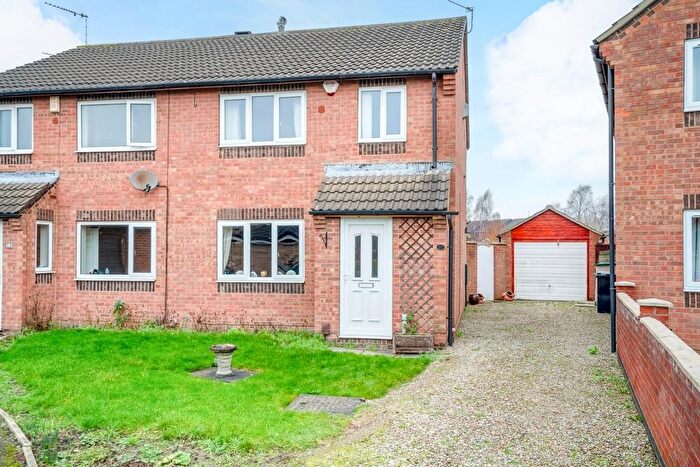 3 Bedroom Semi-Detached House For Sale In Ilton Garth, York, YO30