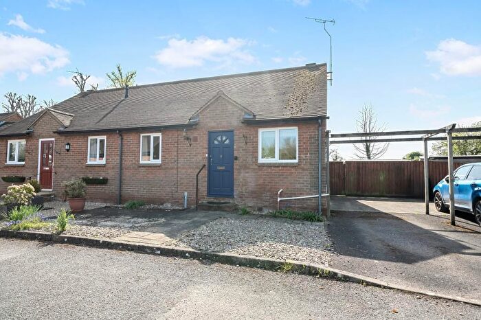 2 Bedroom Bungalow For Sale In Abingdon, Oxfordshire, OX14