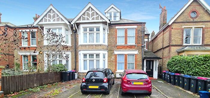 1 Bedroom Flat For Sale In Conservation Region: Westcliff-On-Sea, SS0