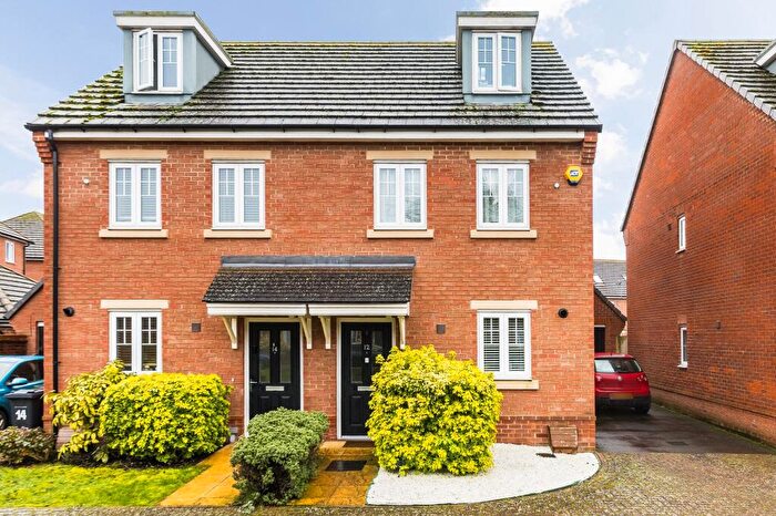 3 Bedroom Semi Detached House For Sale In Plover End, Didcot, OX11