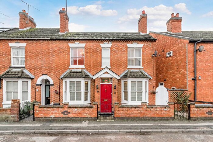 3 Bedroom End Terrace House For Sale In Bury Avenue, Milton Keynes, MK16