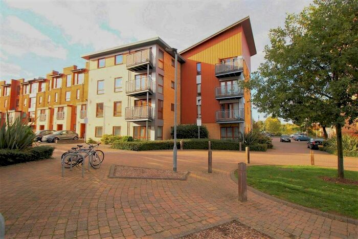 2 Bedroom Flat To Rent In Commonwealth Drive, Crawley RH10