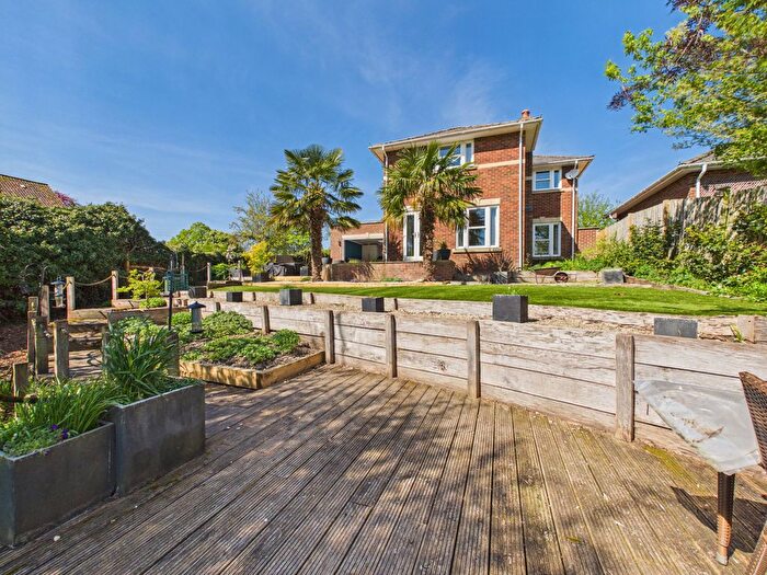 4 Bedroom Detached House For Sale In Meadow View, Calne, SN11