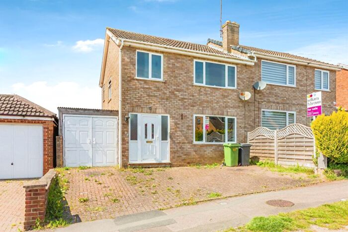 3 Bedroom Semi-Detached House For Sale In Stanwell Way, Wellingborough, NN8