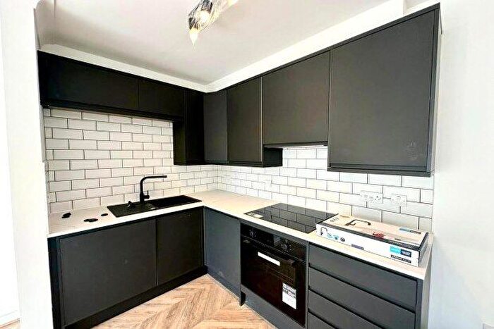 2 Bedroom Flat To Rent In Demesne Road, Manchester, M16