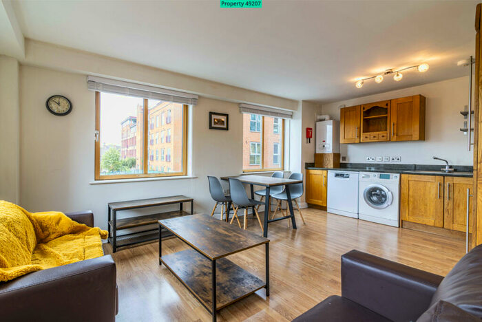 2 Bedroom Flat To Rent In Raleigh Square, Raleigh Street, Nottingham, NG7