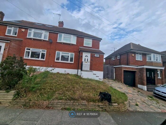 3 Bedroom Semi-Detached House To Rent In Tile Farm Road, Orpington, BR6