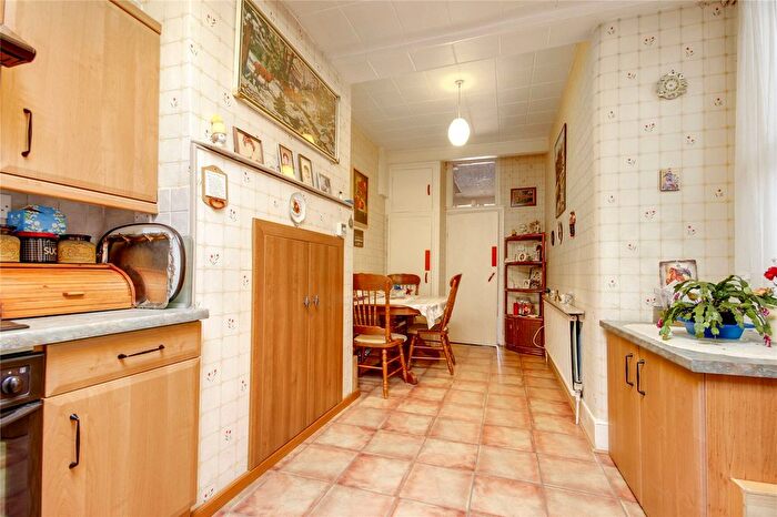 3 Bedroom Terraced House For Sale In Cornwall Avenue, London, N22