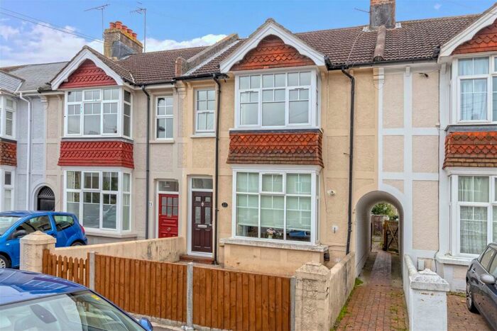 2 Bedroom Flat To Rent In Canterbury Road, Worthing, BN13