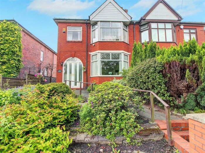 Houses for sale & to rent in M24 4TR, Hilton Walk, South Middleton