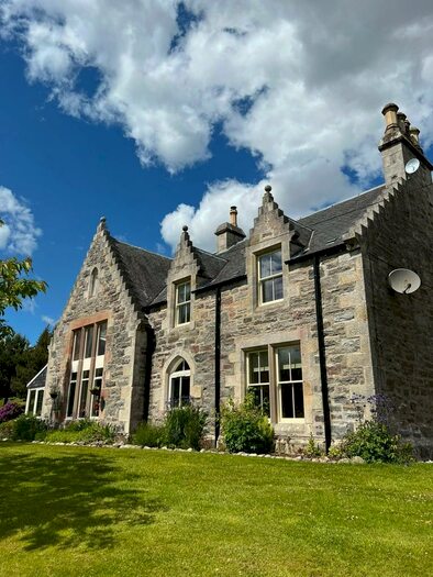 5 Bedroom Detached House For Sale In , IV24