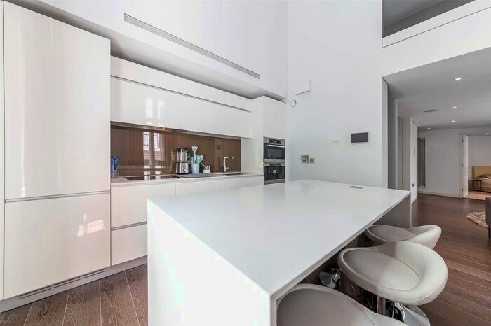 3 Bedroom Flat To Rent In Strand, London, WC2R