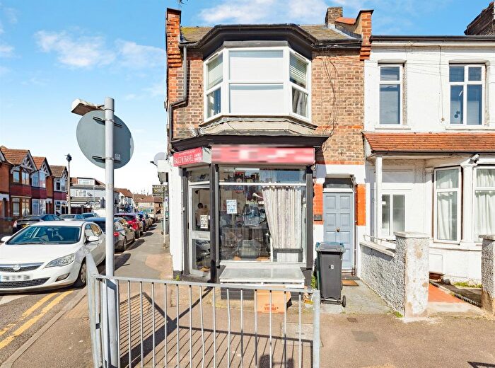 1 Bedroom Studio For Sale In Chester Road, Watford, WD18
