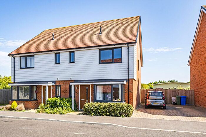 3 Bedroom Semi-Detached House For Sale In Nova Avenue, Faversham, ME13