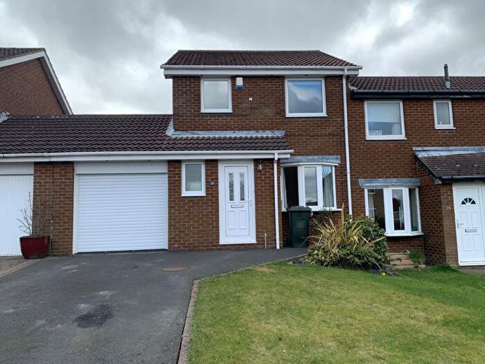 3 Bedroom Semi-Detached House To Rent In Dereham Court, Westerhope, NE5