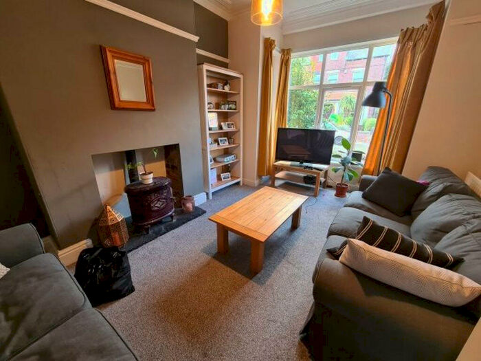 4 Bedroom House To Rent In Stanmore Road, Leeds, LS4