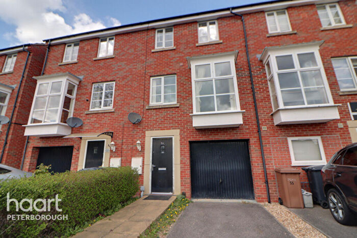 4 Bedroom Terraced House To Rent In Molyneux Square, Peterborough, PE7