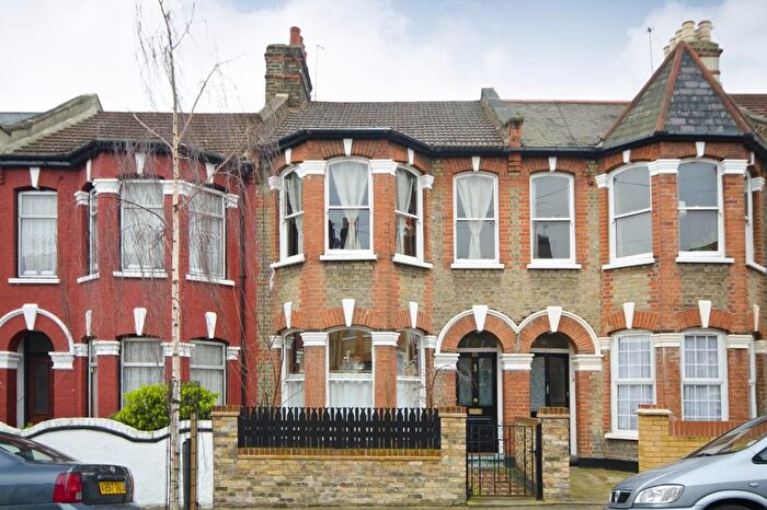 3 Bedroom Detached House For Sale In Elmcroft Street, London, E5