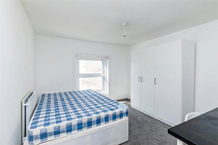 3 Bedroom Flat To Rent In St Georges Road, Brighton, BN2