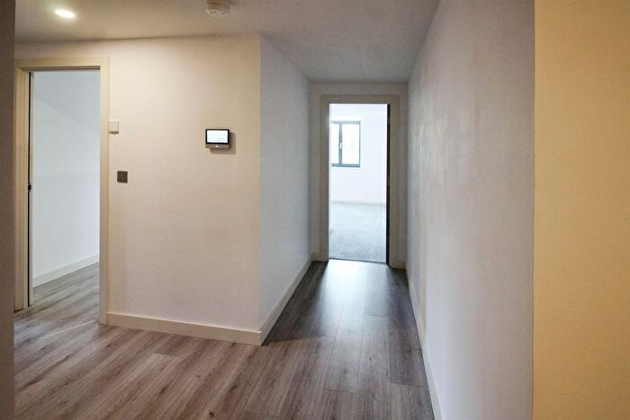 2 Bedroom Flat To Rent In Cape Street, Bradford, BD1
