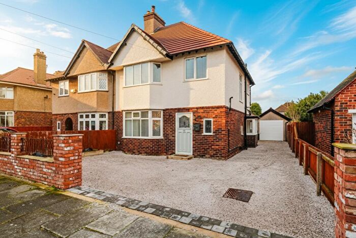 3 Bedroom Semi Detached House For Sale In Beachcroft Road, CH47
