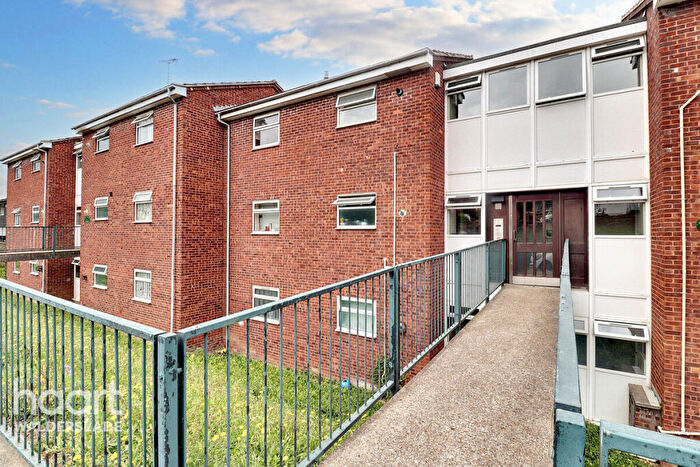 1 Bedroom Apartment For Sale In Swift Crescent, Chatham, ME5