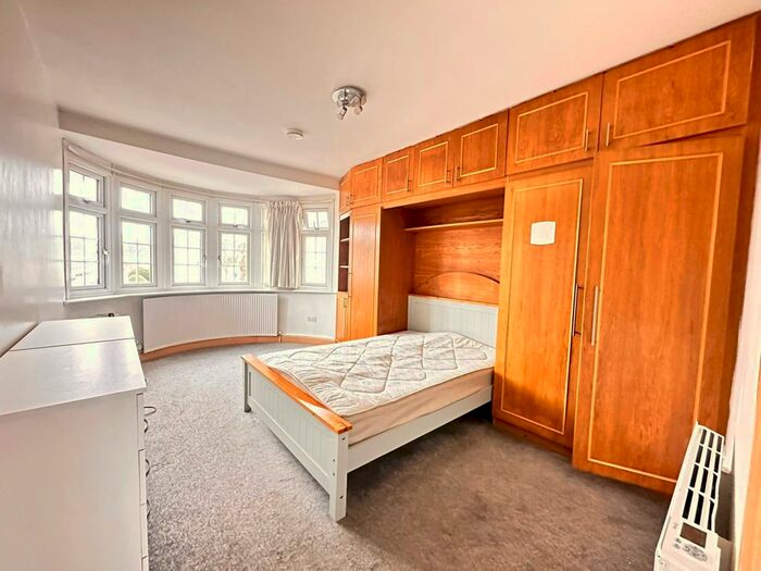2 Bedroom Flat To Rent In Bath Road, Hounslow, TW5