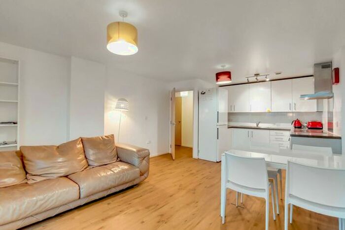 2 Bedroom Flat To Rent In St George Wharf, Vauxhall, London, SW8