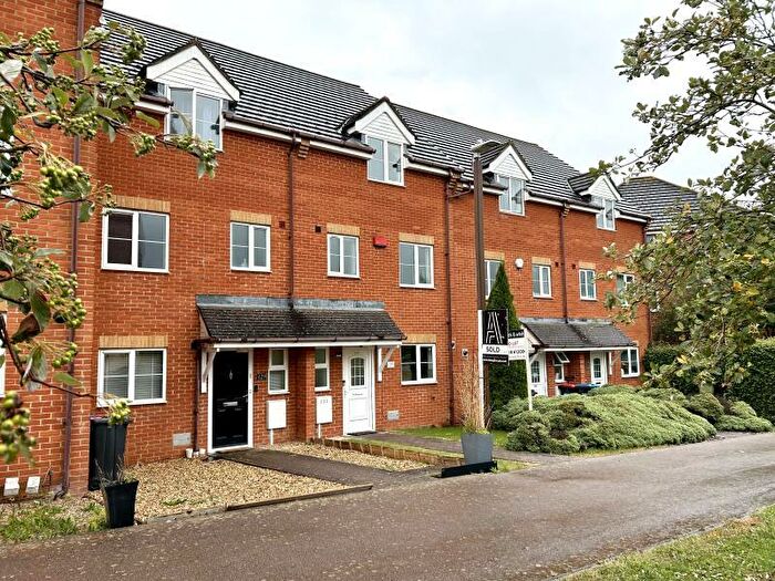 5 Bedroom Town House To Rent In Portishead Drive, Tattenhoe, MK4