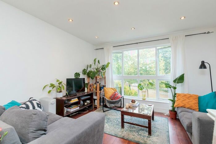 3 Bedroom Maisonette To Rent In Parnell Road, London, E3