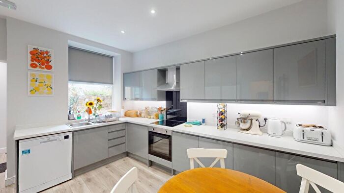 4 Bedroom House To Rent In Newbould Lane Broomhill Sheffield, S10