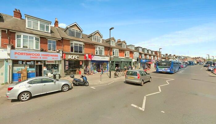 3 Bedroom Apartment To Rent In Portswood Road, Southampton, SO17