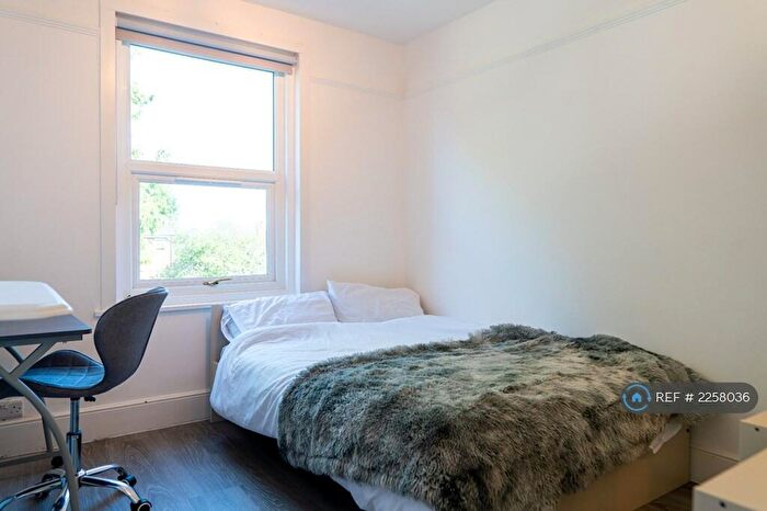 6 Bedroom Terraced House To Rent In Abbey Road, Exeter, EX4