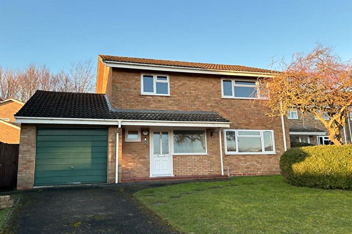 3 Bedroom Detached House To Rent In Overton, RG25