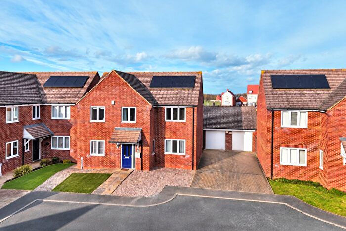 4 Bedroom Detached House For Sale In Pagnell Close, Wootton, Northampton, NN4