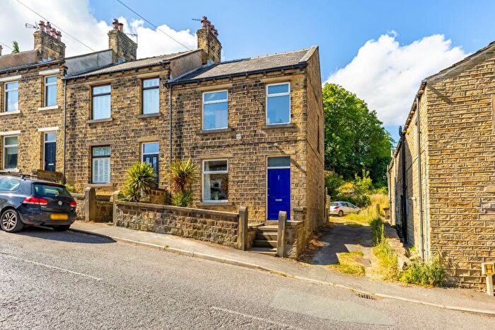 3 Bedroom End Of Terrace House For Sale In Far Dene, Kirkburton, Huddersfield, HD8