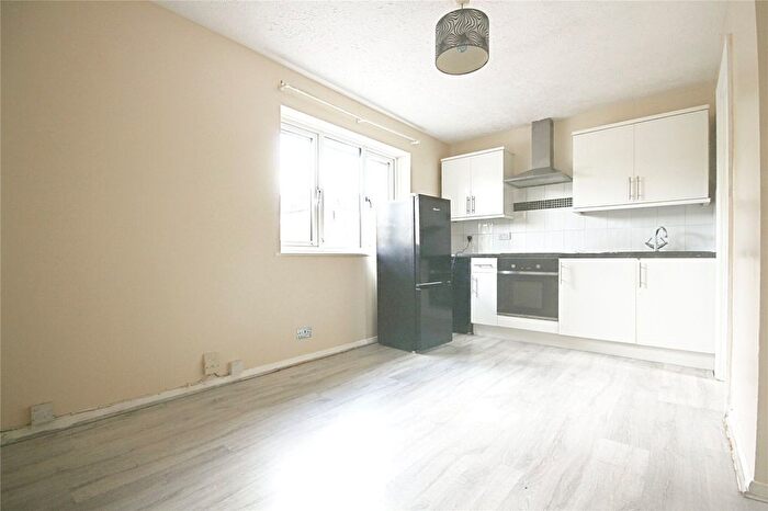 2 Bedroom Flat To Rent In Friends Avenue, Cheshunt, Waltham Cross, Hertfordshire, EN8