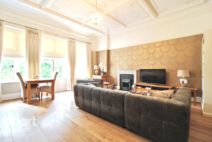 1 Bedroom Apartment For Sale In Tower Road, Hindhead, GU26