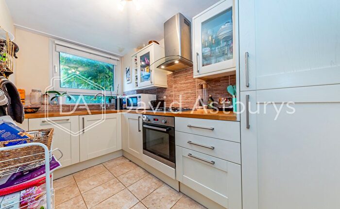 1 Bedroom Flat For Sale In Haverstock Road, Kentish Town, London, NW5