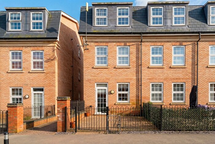 2 Bedroom Flat For Sale In Sissinghurst Court, Main Street, Dickens Heath, B90